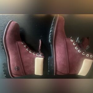 Timberland Men's 10.5 burgundy and Beige Boots